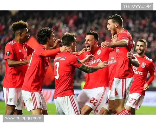 德甲球队欧战表现追踪，欧冠欧联赛场战绩汇总